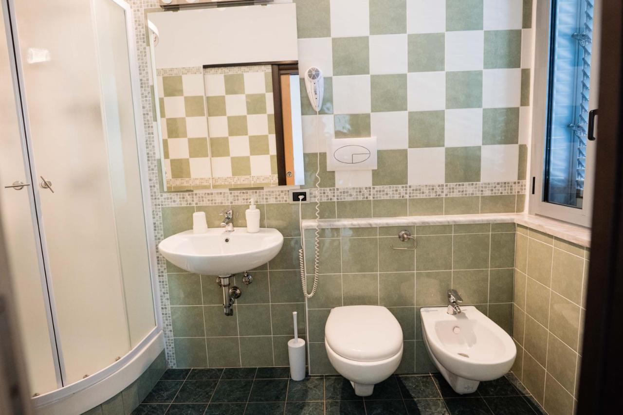 كاستيلنووفو تْشيلينتو B&B Dell'Infopoint-La Via Silente المظهر الخارجي الصورة