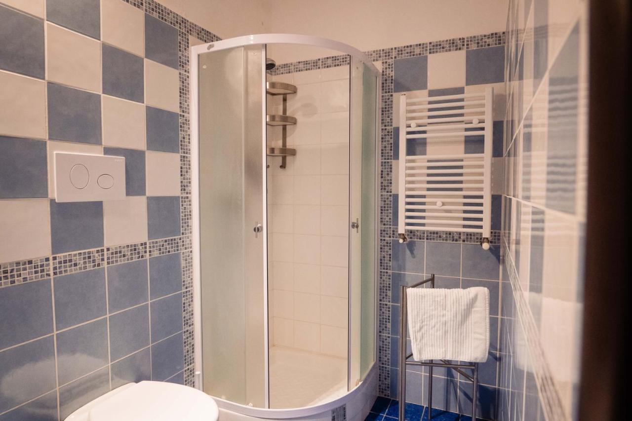 كاستيلنووفو تْشيلينتو B&B Dell'Infopoint-La Via Silente المظهر الخارجي الصورة