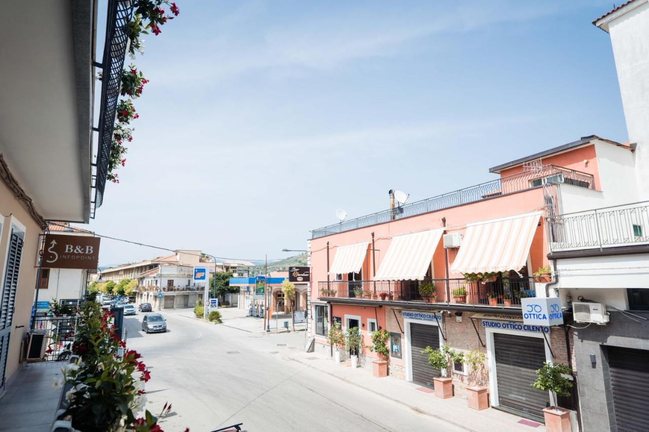 كاستيلنووفو تْشيلينتو B&B Dell'Infopoint-La Via Silente المظهر الخارجي الصورة