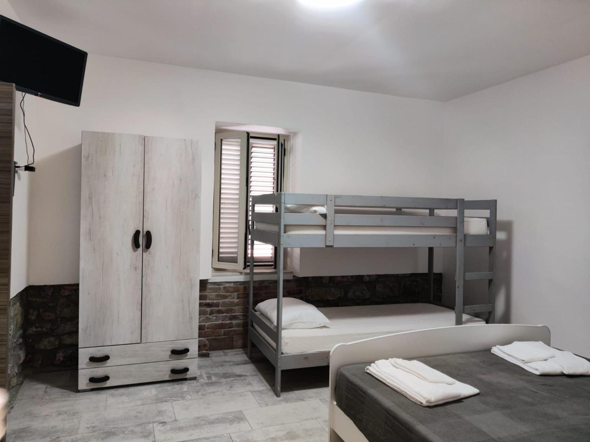 كاستيلنووفو تْشيلينتو B&B Dell'Infopoint-La Via Silente المظهر الخارجي الصورة